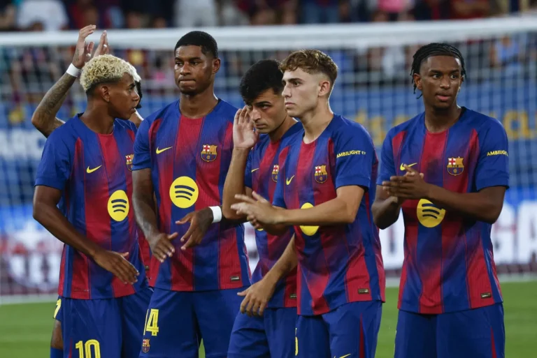 برشلونة يستضيف آينتراخت فرانكفورت في مواجهة حاسمة بدوري أبطال أوروبا