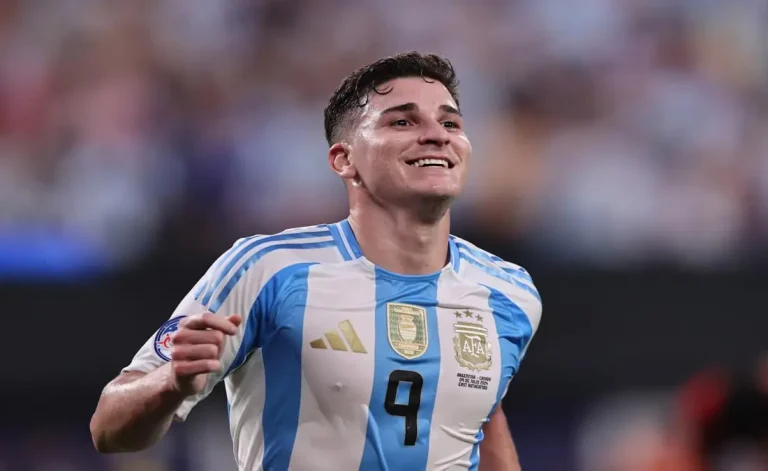 موقف ألفاريز وتأثيره على منتخب الأرجنتين في كأس العالم